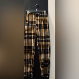 Eye Candy pants. Size: 3X. Colors: mustard yellow and black